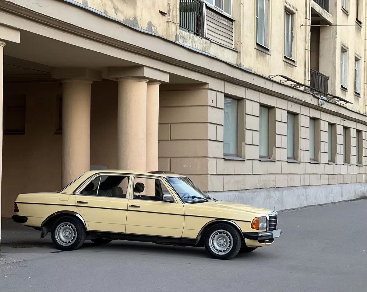 Mercedes-Benz W123 2.4 MT — фото 4